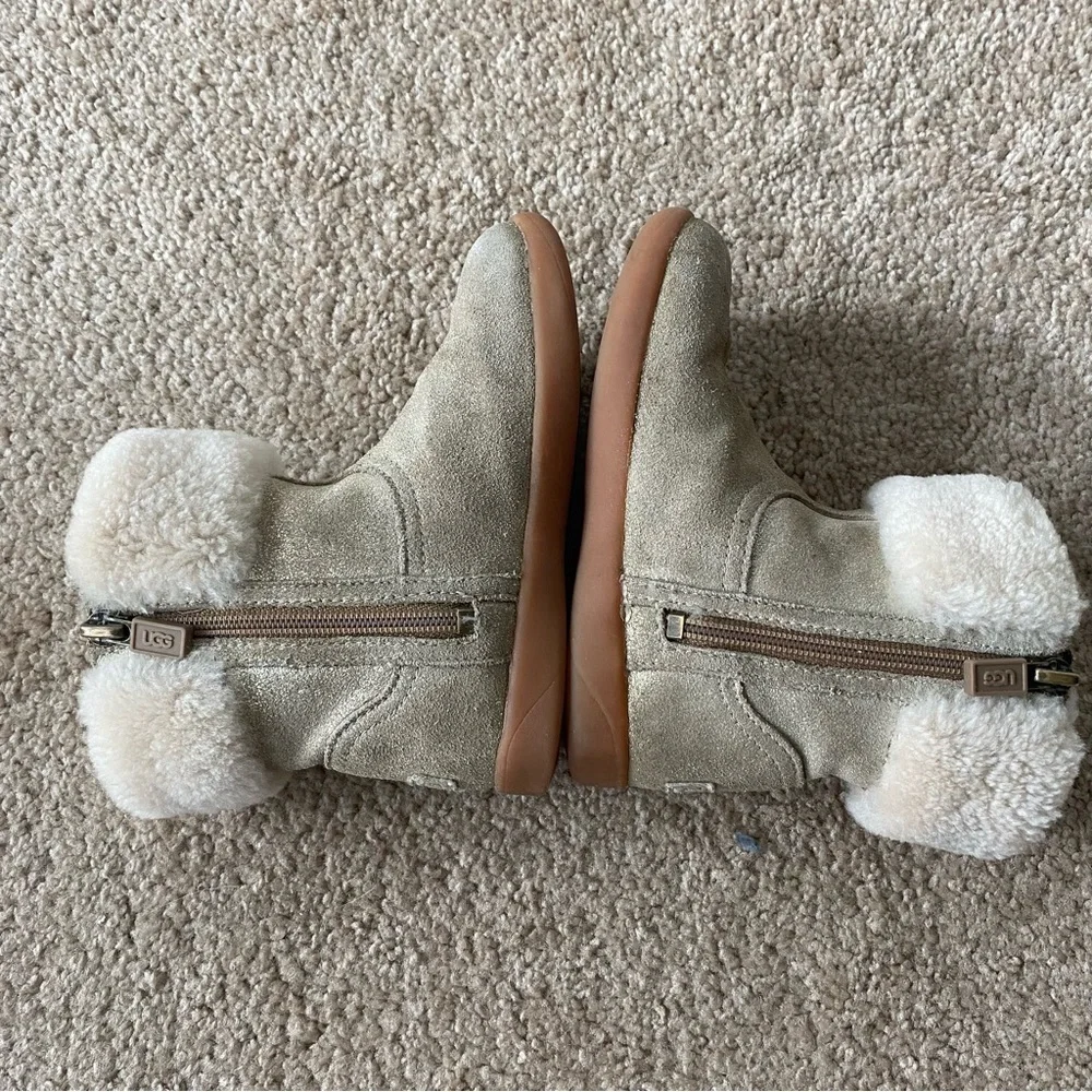 UGG girl jorie